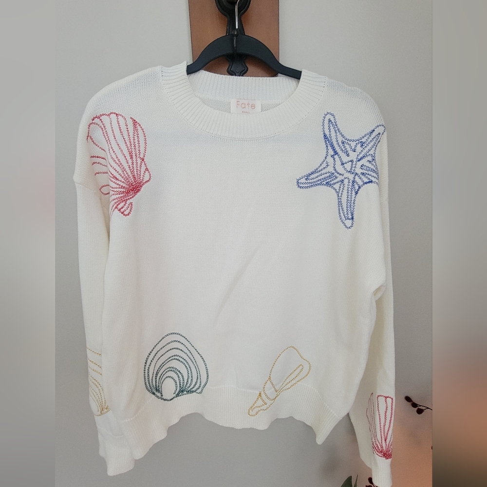 Fate White Shell Embroidered Sweater
